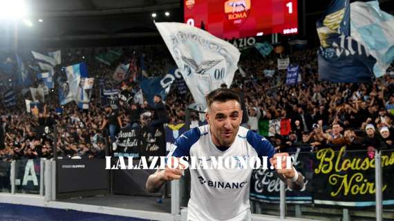 Roma - Lazio, Vecino pazzo di gioia per la vittoria e incantato dai tifosi - FOTO