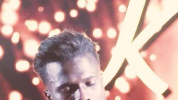 Keita Balde diventa cantante: primo concerto per l'ex Lazio - VIDEO