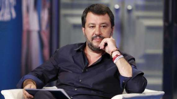 Politica / Salvini: "Renzi pallone gonfiato, ladro di democrazia"
