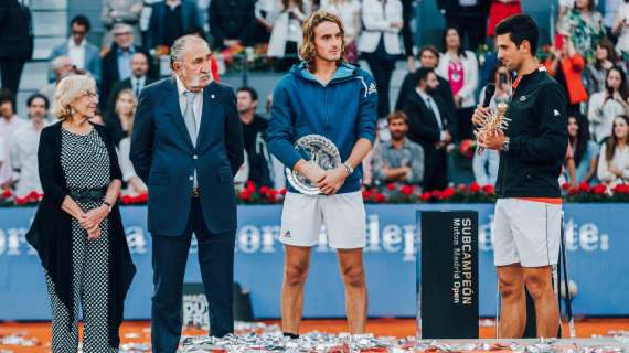 Badosa - Tsitsipas, scintille in campo: lui prova a calmarla e lei... - VIDEO