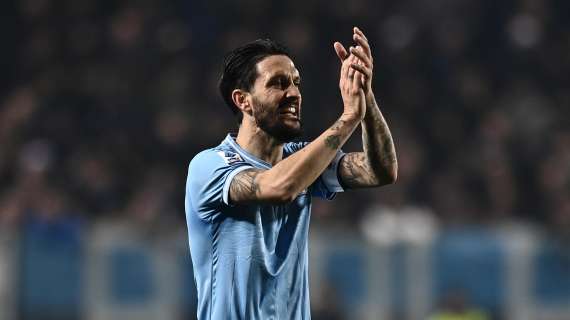 Luis Alberto dice addio alla Lazio: il saluto commovente con i suoi figli - VIDEO