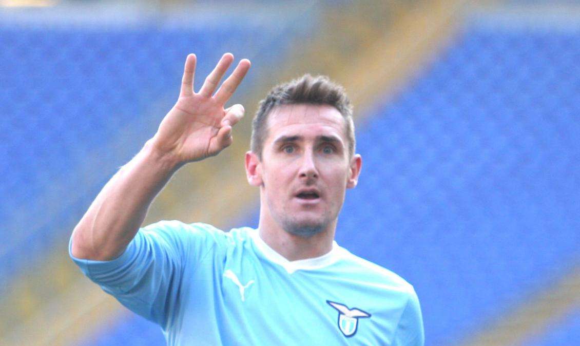 Solo un confronto tra Reja e Klose: Miro vuole rientrare contro il Genoa, altro che abbandono...