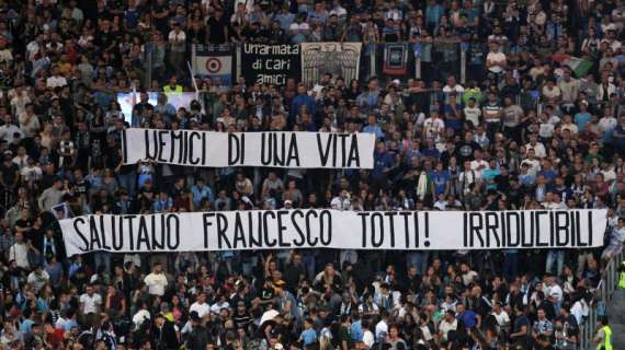 Striscione Totti, la Serie A omaggia il gesto della Curva Nord