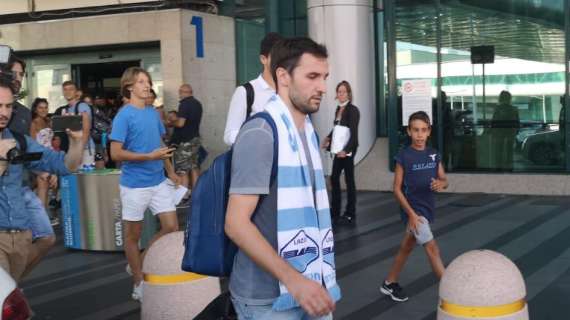 Badelj sbarca a Roma: "Contento di essere qui, sono entusiasta della Lazio" - FOTO&VIDEO