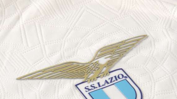 Lazio, la società celebra le nuove maglie: il post social - FOTO