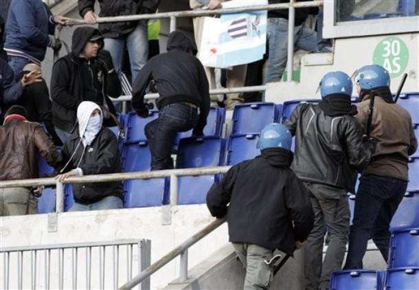Ten arrested and three injured fans in Rome's derby