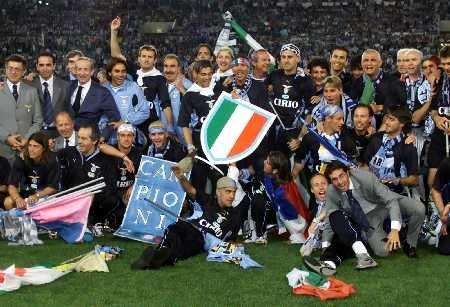Il "The Guardian" ricorda la Lazio del secondo scudetto - FOTO