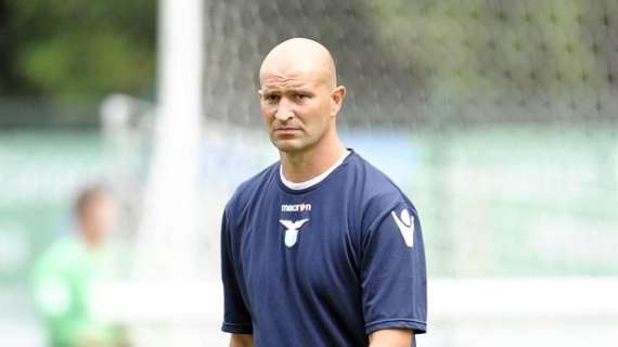 Il preparatore Rongoni licenziato dalla Roma. L'amico fisioterapista: "Paga solamente il passato alla Lazio"