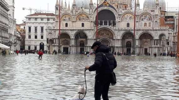 Maltempo, nuovo picco di acqua alta a Venezia: le misure del governo