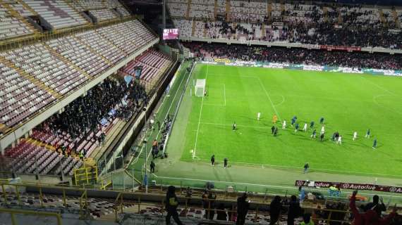 Salernitana-Lazio, i tifosi allontanano la squadra dal settore ospiti - VIDEO