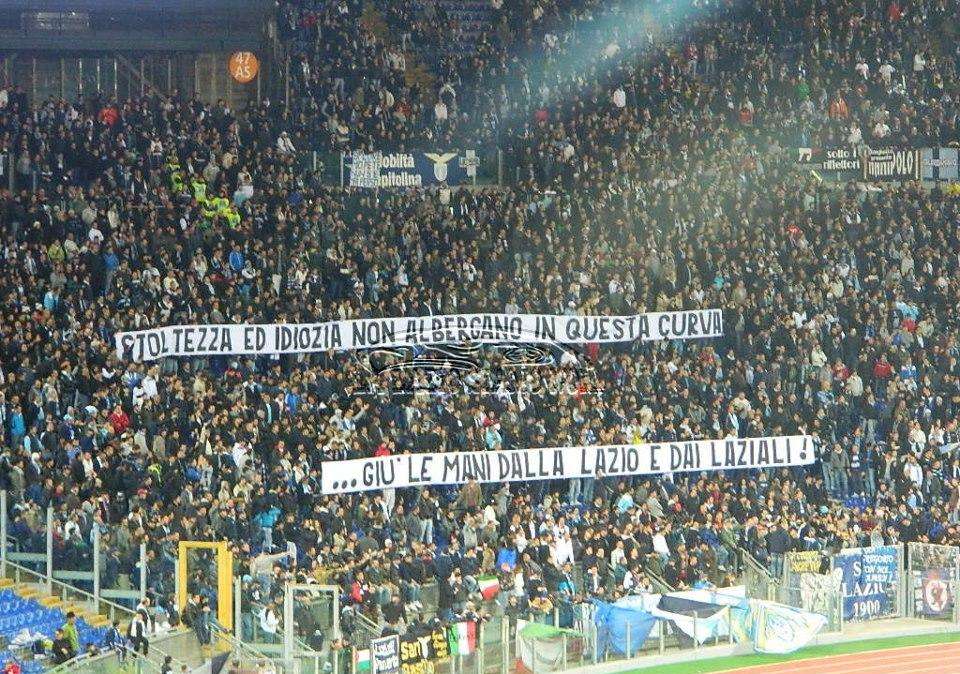 La Nord non ci sta: "Stoltezza ed idiozia non albergano in questa Curva ... Giù le mani dalla Lazio e dai Laziali!" - FOTO