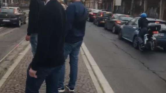 Roma - Leicester, incidente per un tifoso giallorosso: insulta gli avversari, ma poi... - VIDEO
