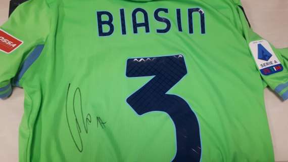 Lazio, Biasin boccia la maglia verde e il club... gliela invia! - FOTO