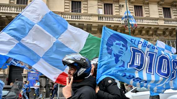 Napoli, tra i vicoli compare uno striscione anti-Roma: "C'è chi perde lo striscione..."