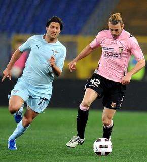 Sculli e lerba verniciata: i guasti del calcio artificiale