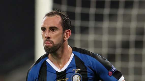 Calciomercato, Cagliari vicinissimo a Godin: decisiva la moglie del difensore