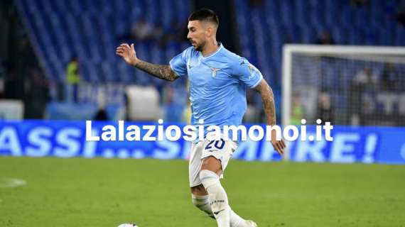 Genoa-Lazio, Zaccagni applaude i compagni: l'esultanza social - FOTO