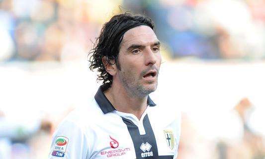 Parma, Lucarelli irrompe: "A Genova non si gioca!"