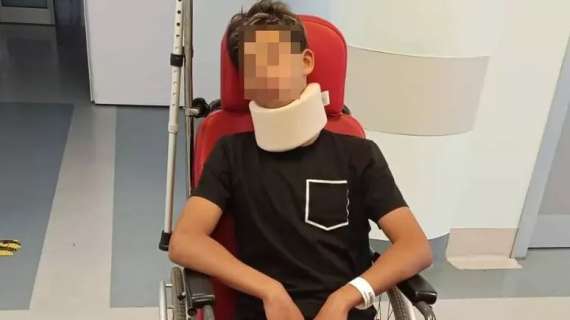 Calcio, shock a Collegno: un padre invade il campo e rompe il malleolo a un ragazzino
