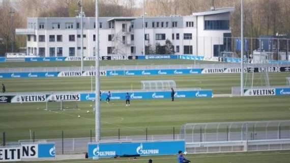 Covid-19, lo Schalke 04 riprende gli allenamenti: giocatori in gruppi - FOTO