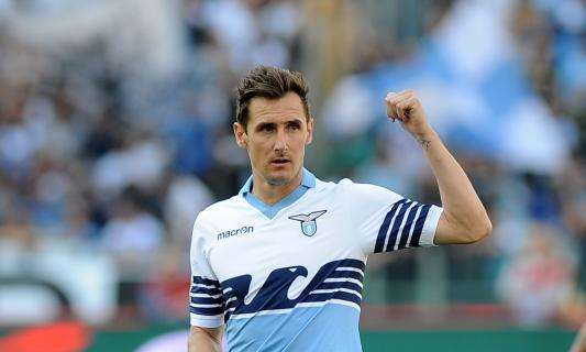 Lazio, una Champions per debuttanti: per fortuna c'è il maestro Klose