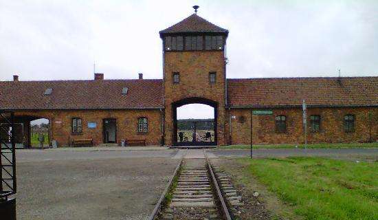 Lazio: delegazione in visita ad Auschwitz