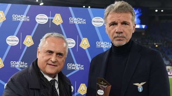 Lazio - Cagliari, Baroni premiato da Lotito nel pre-partita: i dettagli - FOTO