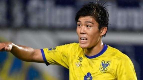 Calciomercato, Tomiyasu a Bologna: visite mediche per il giapponese