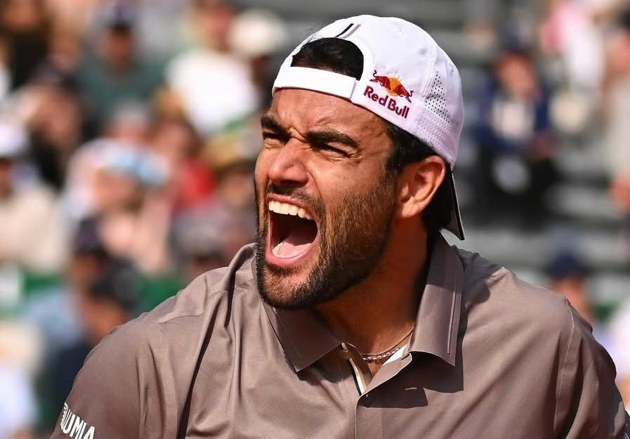 NEWS | Berrettini batte Medvedev e si scusa con... Verdone! - FT