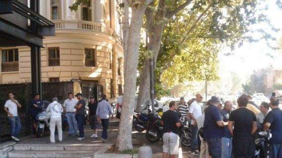Processo Mauri, il sit-in dei tifosi: "No alle condanne mirate" - FOTO