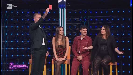 Immobile protagonista su Rai2, il gesto verso il pubblico: "Fuori tutti!"