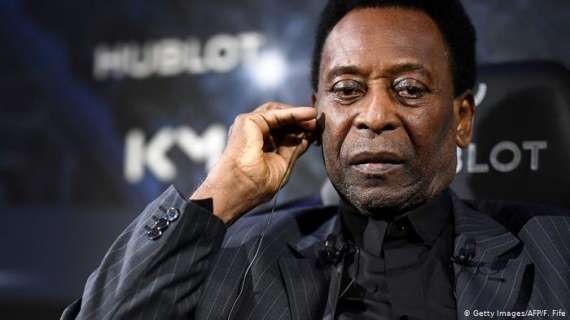 Pelé sta meglio e scherza sui social: "Tornerò al Santos" - VIDEO