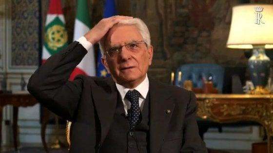 Fuorionda, siparietto di Mattarella: "Neanche io vado dal barbiere" - VIDEO