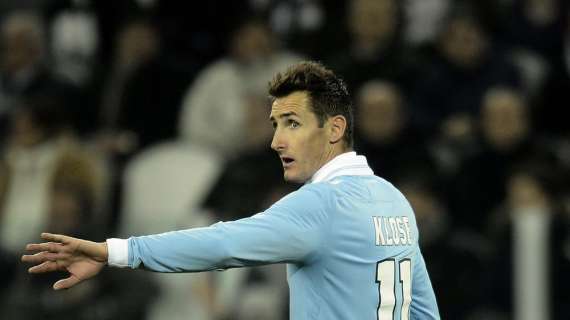 Lazio in ansia, Klose vola in Germania: oggi consulto a Monaco... - VIDEO