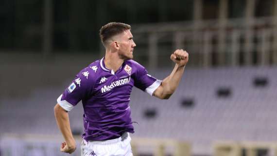 Serie A, Vlahovic regala i tre punti alla Fiorentina: battuto il Cagliari 1-0