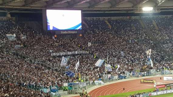 Lazio - Inter, l'omaggio della Nord a Buffon