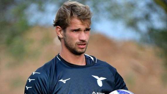 Lazio, il club immortala il primo allenamento di Provedel "da Aquila" - FOTO