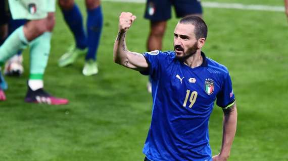 Italia - Spagna, siparietto a Wembley: Bonucci scambiato per un invasore di campo! - VIDEO