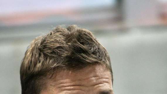 Guarda il Video: Totti ha vinto il suo tapiro, entra nel gotha dei calciatori che hanno perso più derby nella storia del calcio