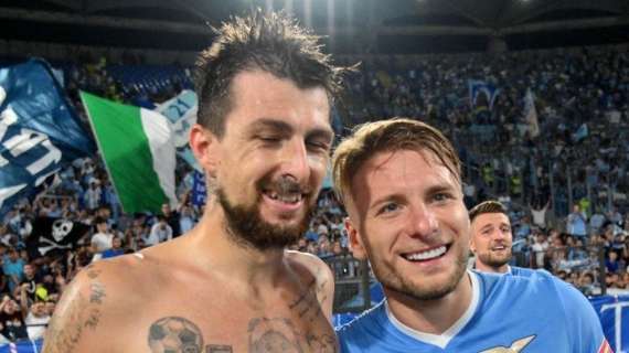 Lazio - Roma, Acerbi in posa con Immobile: "Non sono venuto un granché bene. In compenso..." - FOTO