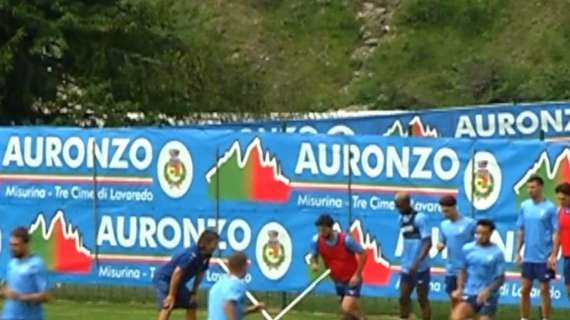 AURONZO GIORNO 9 - Lazio, incidente di percorso per Cataldi in allenamento: interviene il Var!