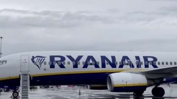 Ryanair alza le tariffe su bagaglio a mano e priorità: tutte le novità