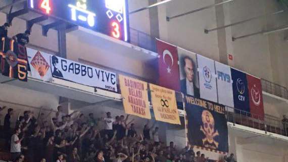'Gabbo vive', lo striscione in Turchia dei tifosi del Galatasaray - FOTO