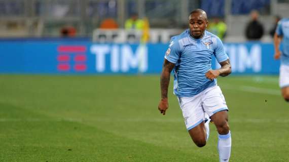 Lazio, l’ex Braafheid sfoggia uno stravagante look natalizio - FOTO