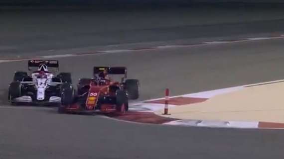 Formula 1 / Contatto Alfa Romeo - Ferrari. Raikkonen su Sainz: "Era inca**ato"
