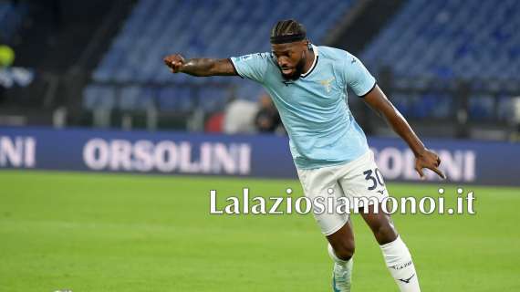 Lazio, tutti pazzi per Tavares: il terzino travolto dall'affetto dei tifosi - FOTO 