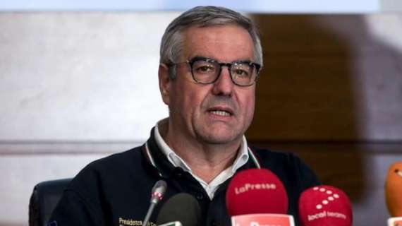 Coronavirus, Borrelli: "Autocertificazione anche per chi esce a piedi"