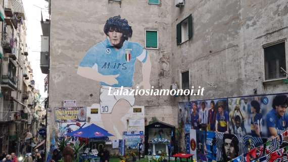 Il ricordo di Maradona per le vie di Napoli: gli scatti de Lalaziosiamonoi.it - FOTO&VIDEO