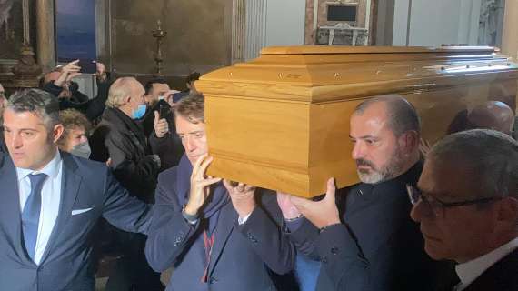 Funerali Mihajlovic, Mancini straziato nel dolore: "Una vita insieme..."