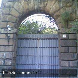 GUARDA IL VIDEO - L'escercito degli inviati Lazio, a Villa San Sebastiano...